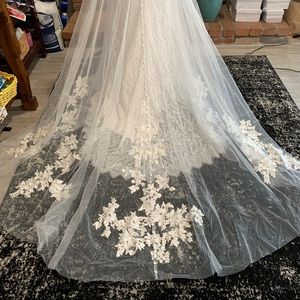 Madison James bridal gown. New! Never altered!